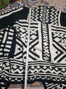 Stylish Black &amp; White Geometric Print Cardigan