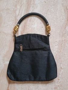 Exquisite Handcrafted Black &amp; Red Clutch