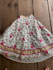 🚨price dropFloral Embroidered Lehenga Skirt