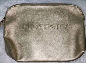 Huda Beauty Pouch ♥️💕