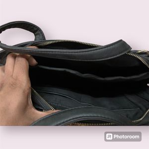 Original Van Huesen Laptop Bag With Sling