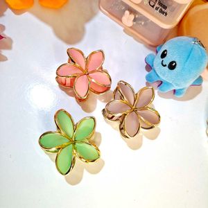 Set of 6 Cute Flower Hair Claw Clips