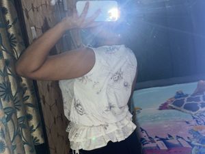 Chic Floral Sleeveless Ruffled Top
