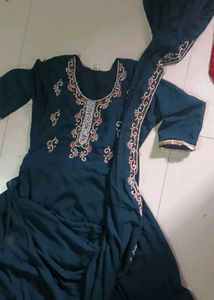 Cutdana saree gown look
