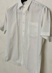 ARROW Men's Classic White Short Sleeve Shirt