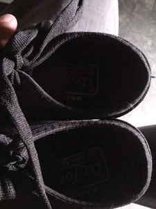 Classic Black Canvas Lace-Up Shoes