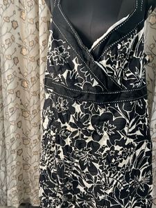 Chic Black &amp; White Floral Print Dress
