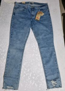 Trendy Levis Woman Jeans
