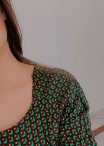 Green Geometric Print Long Sleeve Top