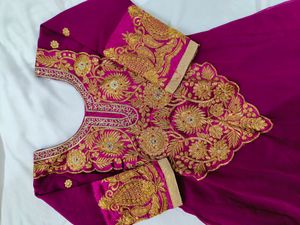 EMBROIDERED KURTI SET