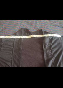 Chic Black Cropped Cardigan