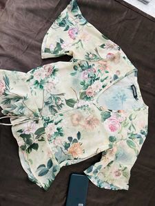 Sassafras Green Top