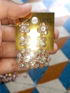 Sparkling Flower Necklace and Earring Set