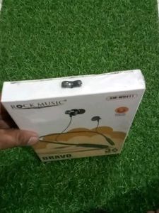 Rock Music Bravo Wireless Neckband 300H stand
