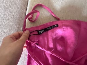 ZARA BACKLESS CROP TOP
