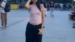 Pink Off-Shoulder Top