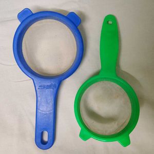 Set of 2 Plastic Strainers