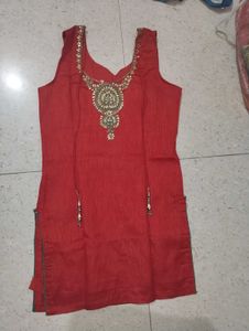 Red &amp; Green Kurta Set