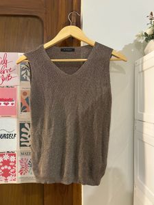 Sparkly V-Neck Sleeveless Top