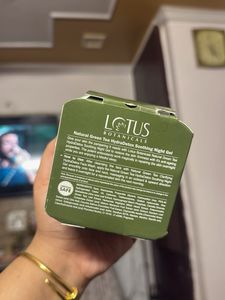 Lotus Botanicals Night Gel