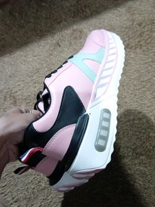Sneaker