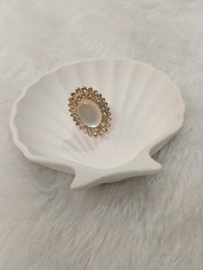 Elegant Oval Stone Brooch with Rhinestones