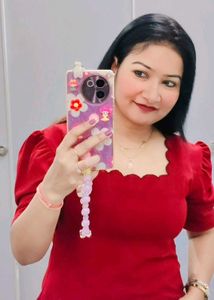 Chic Red Puff Sleeve Top