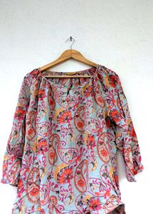 Beautiful Paisley Print Kurta