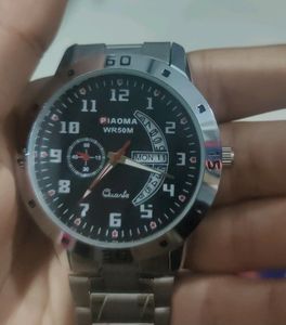 Men's Analog Watch. Like New. No Offered Coins