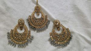 Earings with mang tika