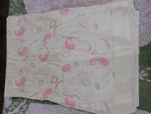 Elegant Paisley Print Saree