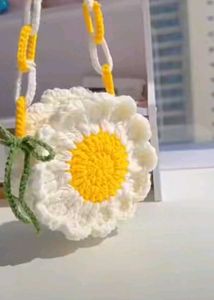 Crocheted Daisy Crossbody Bag