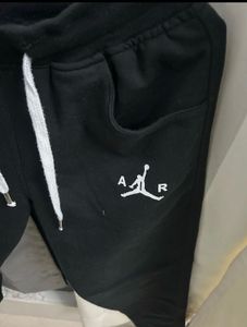 air Jordan lower with 2 free