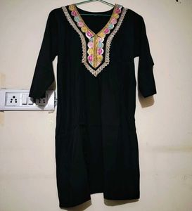 Elegant Black Kurta with Embroidery