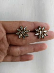 Elegant Flower Stud Earrings