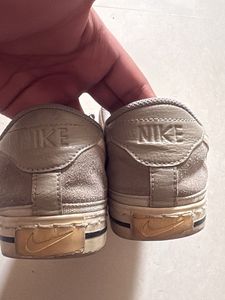 Nike Grey Sneaker
