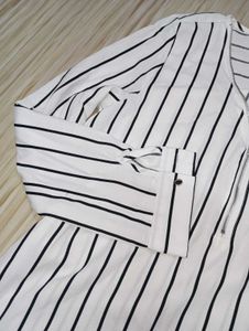 Chic Striped Zip-Front Blouse