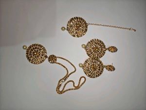Gold-tone Kundan Jewellery Set