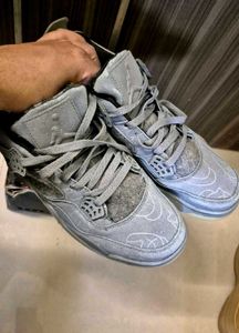 NIKE AIR JORDAN 4  "KAWS"