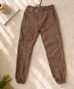 women's cargo jogger pant.