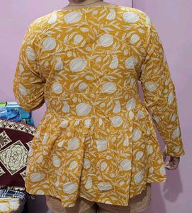 combo of 2 short kurti