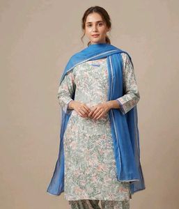 Beautiful Floral Kurta 3-Piece set