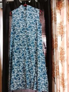 Floral Print Sleeveless Kurta