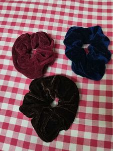 Lot of 12 Scrunchies