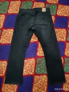 Men Branded Straight Fit Jeans In Black Colour