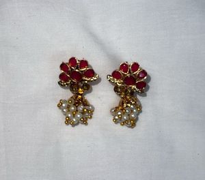 (SALE)Pearl And Red Stone Earrings