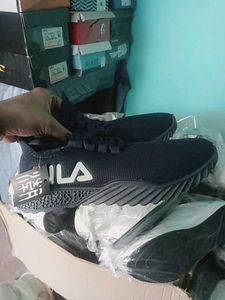 NEW NO USED SNEAKERS SHOES FOR MEN.