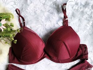 Lace Trimmed Bra and  thong set 👍