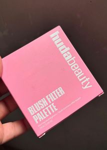 Huda Beauty Blush Filter Palette baby pink