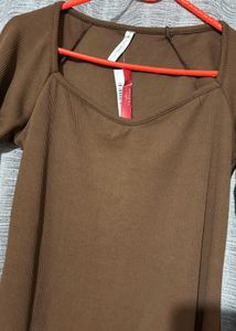 Ribbed Brown Sweetheart Neck mid length dress